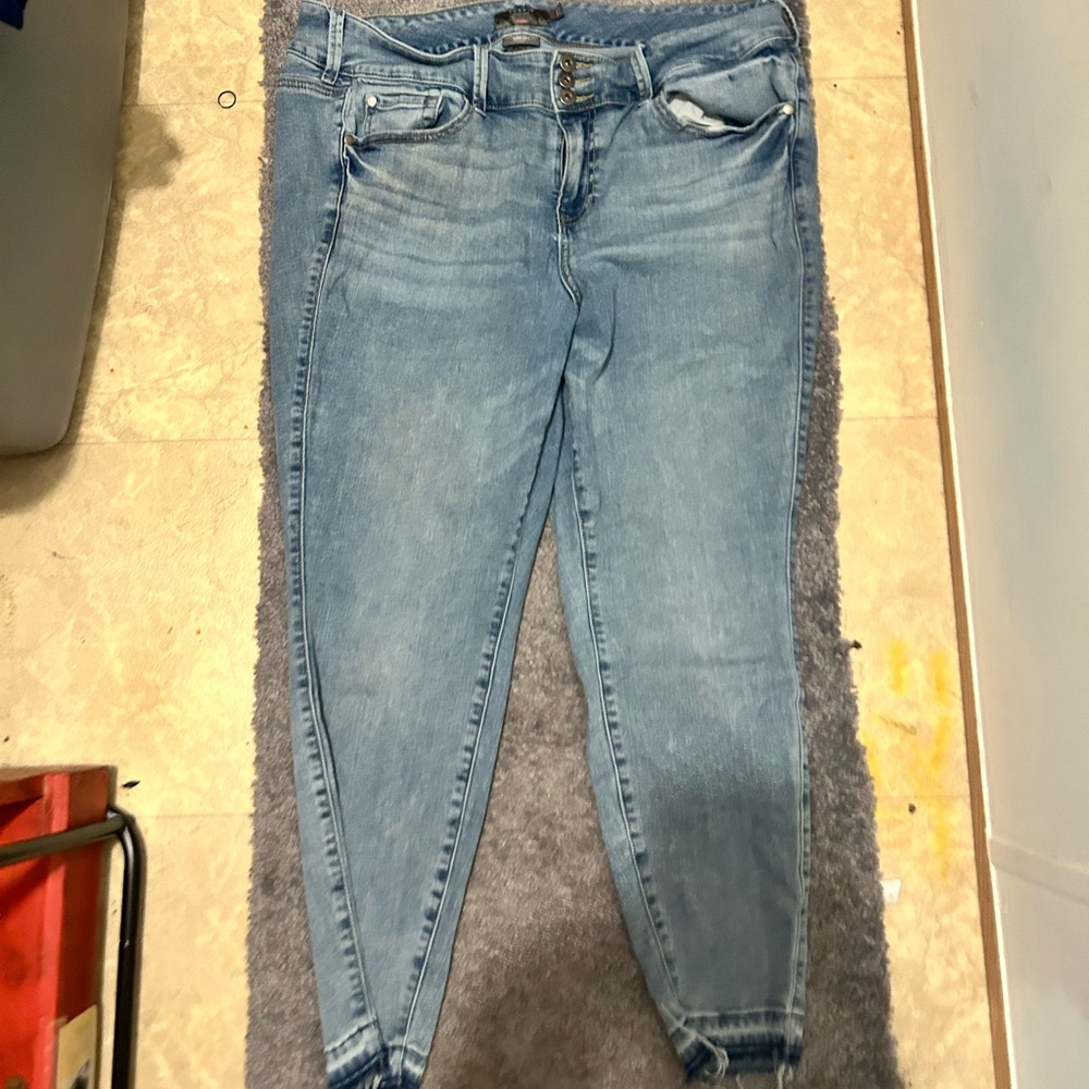 Torrid size 20r jeans